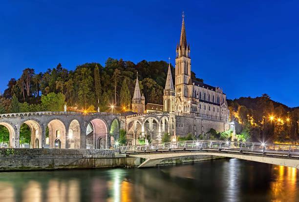 Charmant Studio Proche Centre Ville Et Gare ルルド エクステリア 写真
